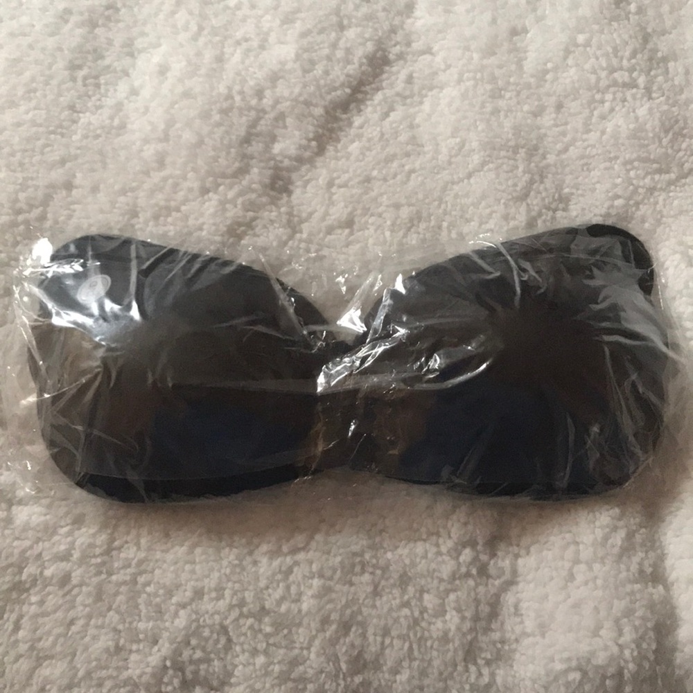 Strapless/backless Sticky Bra